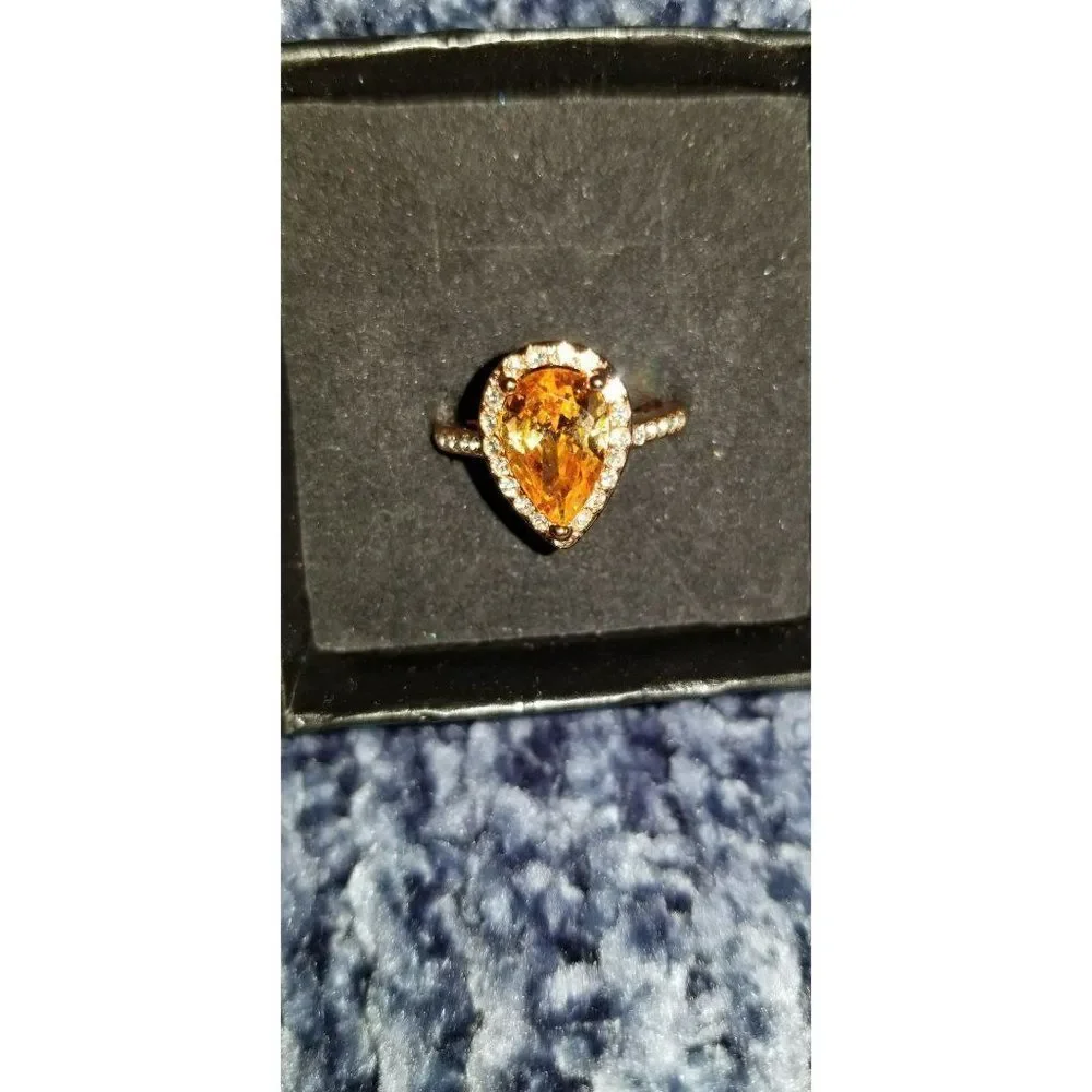 Ring - Picture 1 of 2